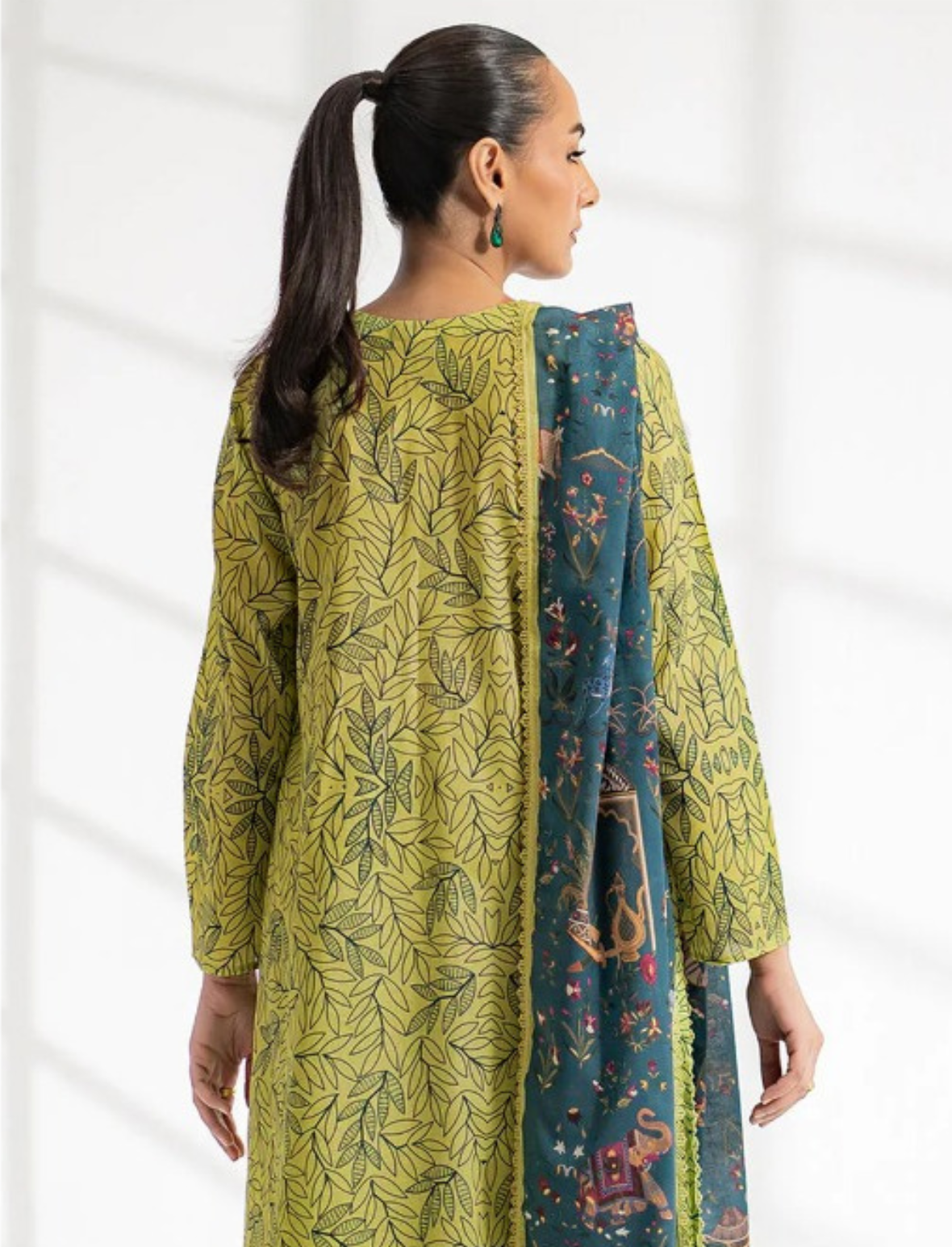 EGO LAWN 3 PC- DIGITAL PRINT LAWN SHIRT WITH SAME TROUSER & DIGITAL PRINT VOILE DUPATTA.(LC-1082)